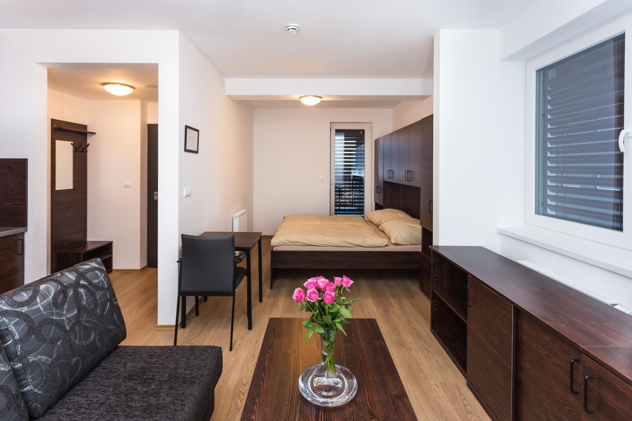 Barok Hotel And Apartments Bratislava Exterior photo